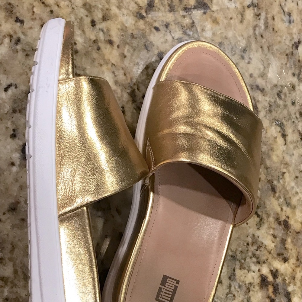 FIT FLOP WOMENS VERY COMFORTABLE.